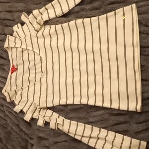Guess size small tee